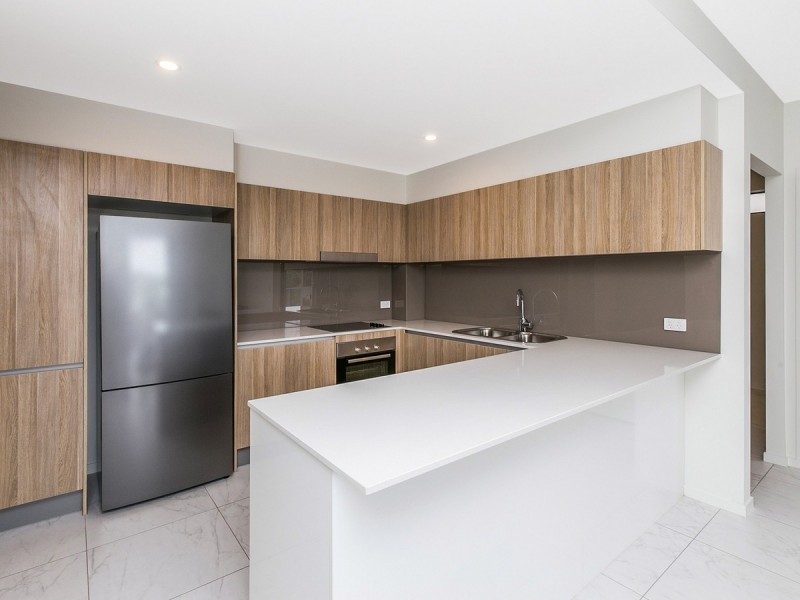 10/908 Logan Road, Holland Park West QLD 4121