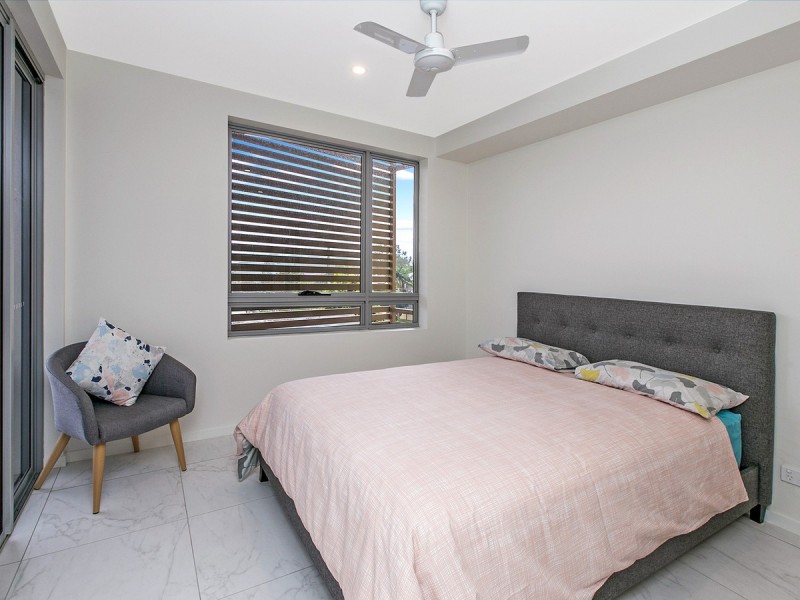 10/908 Logan Road, Holland Park West QLD 4121