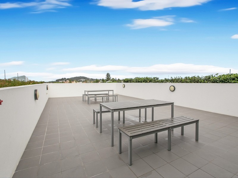 10/908 Logan Road, Holland Park West QLD 4121