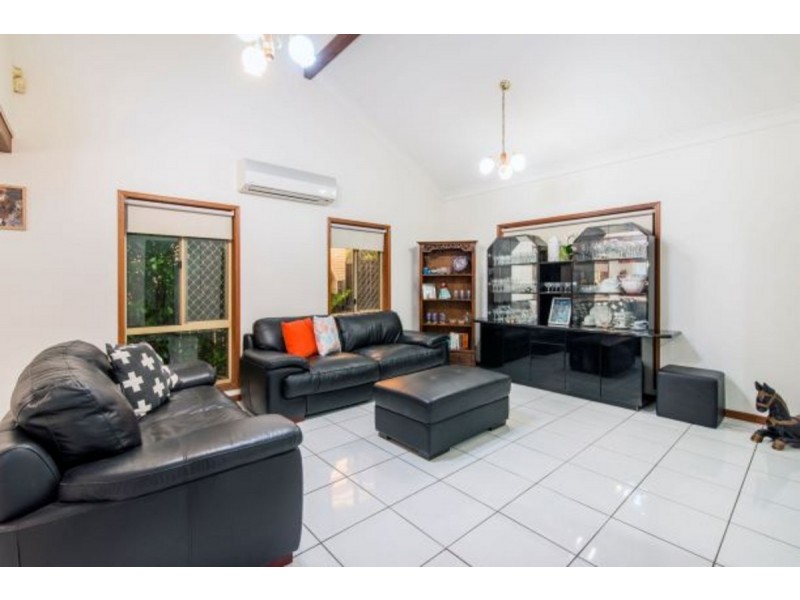 424 Winstanley Street, Carindale QLD 4152