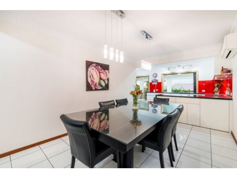 424 Winstanley Street, Carindale QLD 4152