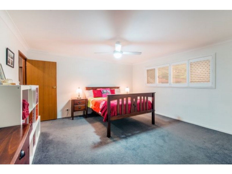 424 Winstanley Street, Carindale QLD 4152