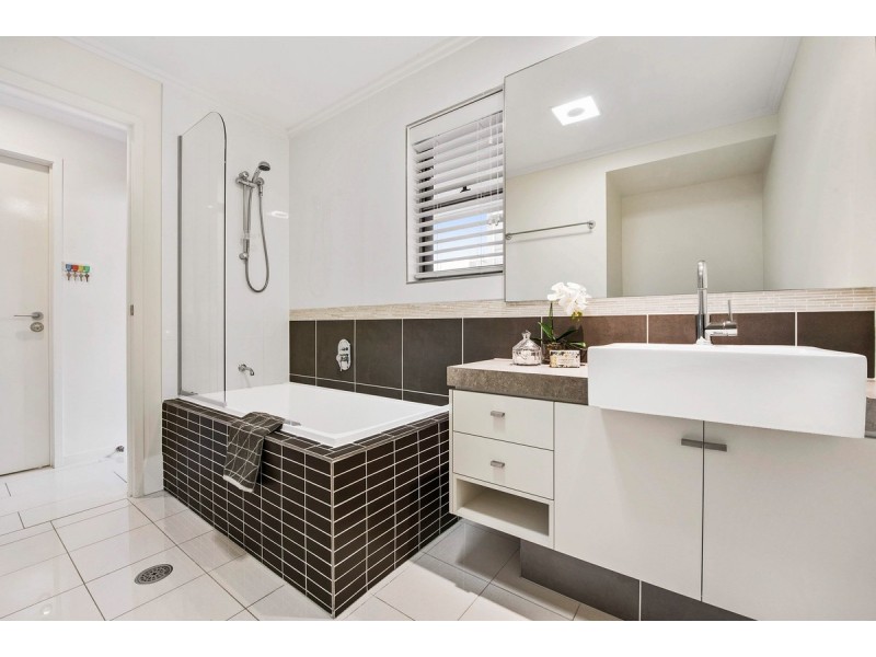 2/83 Anzac Road, Carina Heights QLD 4152