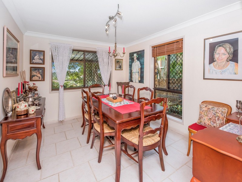 10 Brochet Street, Mansfield QLD 4122