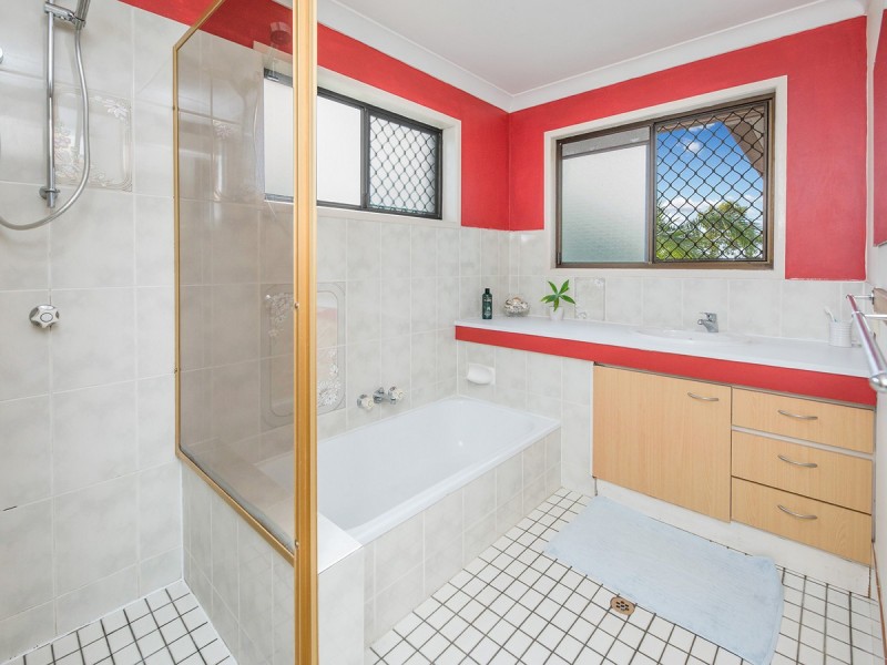 10 Brochet Street, Mansfield QLD 4122