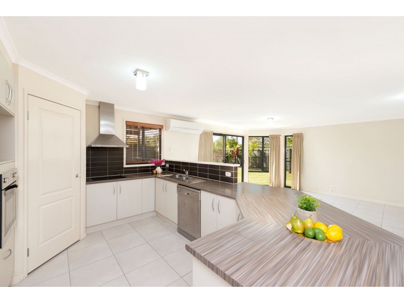 14 Holland Place, Carindale QLD 4152