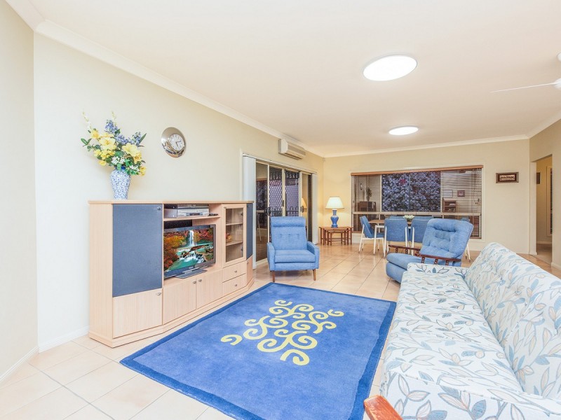 16 Coventry Place, Wishart QLD 4122