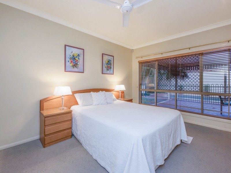 16 Coventry Place, Wishart QLD 4122