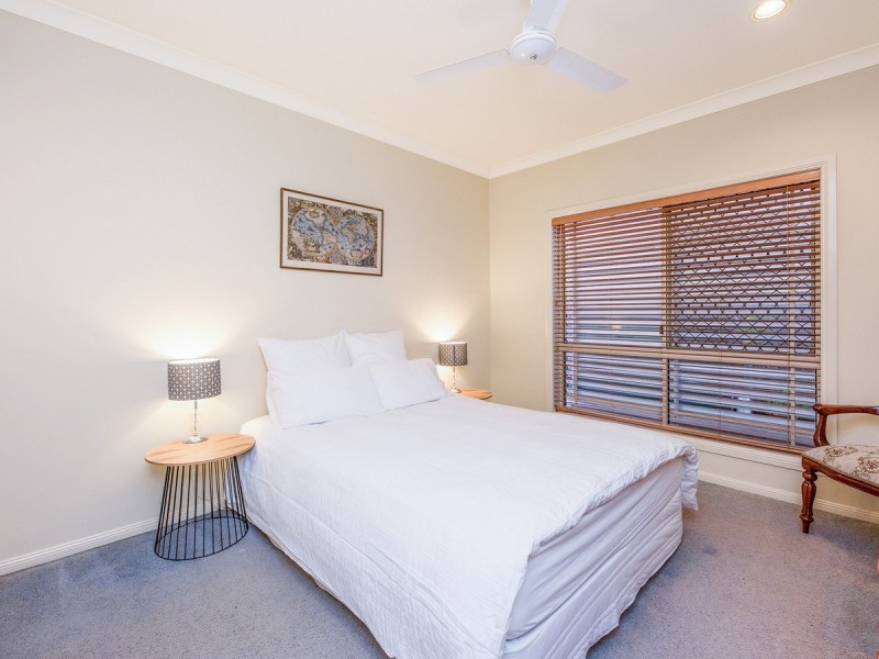 16 Coventry Place, Wishart QLD 4122