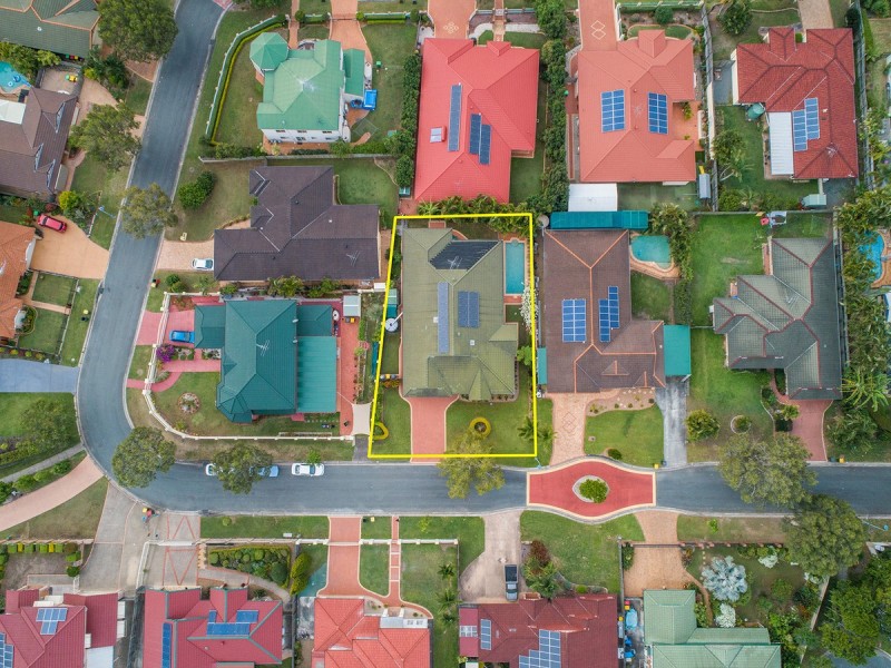 16 Coventry Place, Wishart QLD 4122