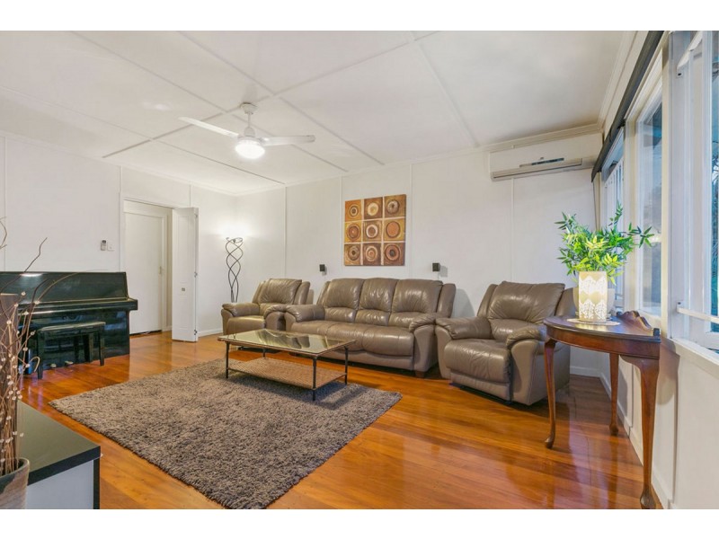 15 Casmaria Street, Mansfield QLD 4122