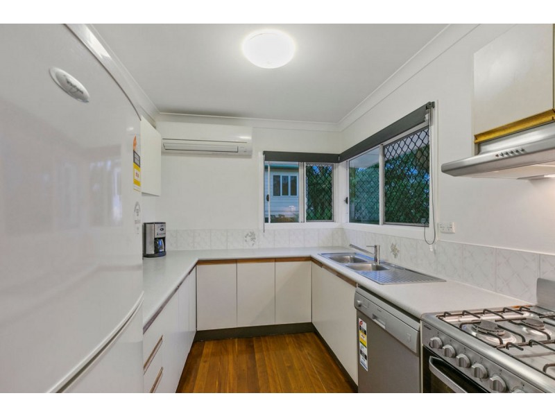 15 Casmaria Street, Mansfield QLD 4122