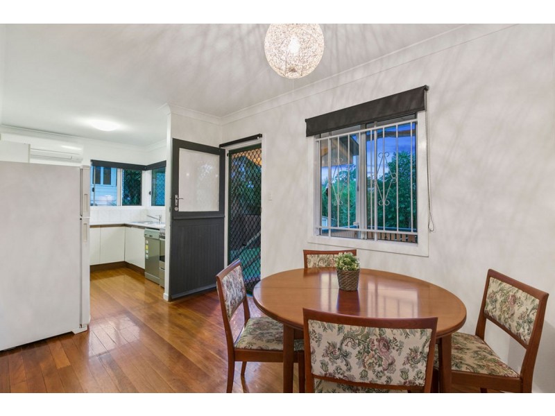 15 Casmaria Street, Mansfield QLD 4122