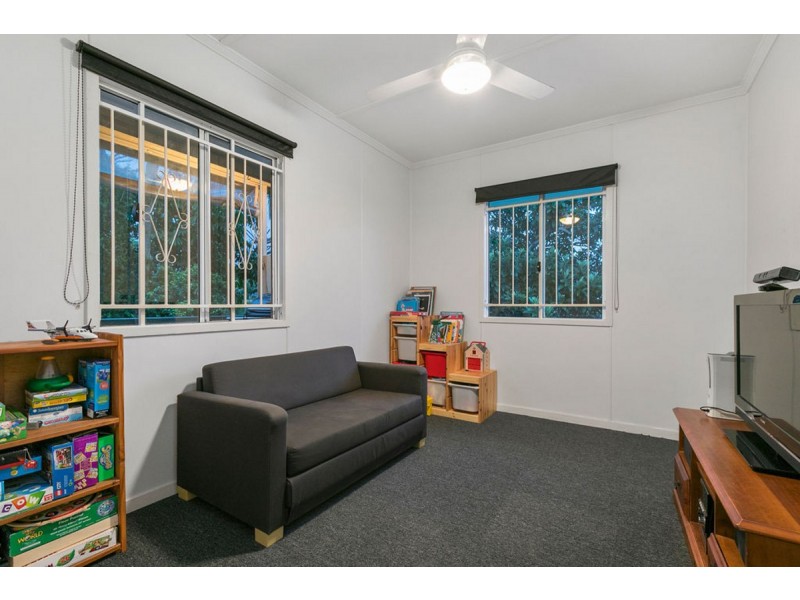 15 Casmaria Street, Mansfield QLD 4122