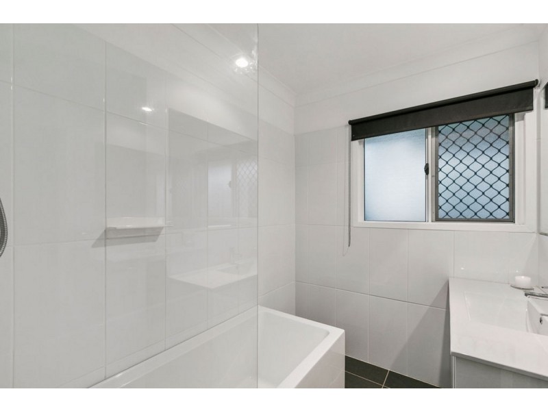 15 Casmaria Street, Mansfield QLD 4122