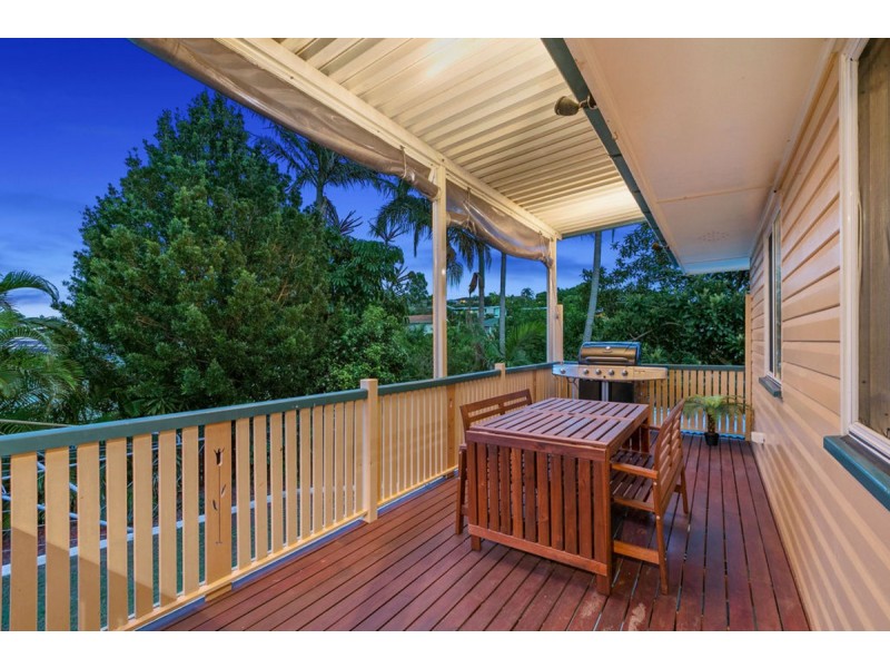 15 Casmaria Street, Mansfield QLD 4122