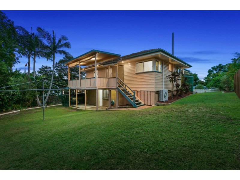 15 Casmaria Street, Mansfield QLD 4122