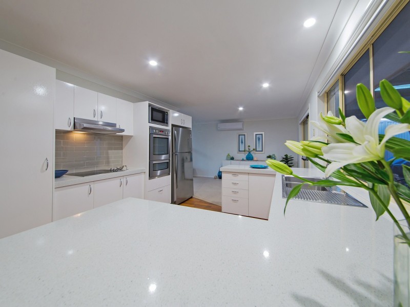 15 Burgundy Crescent, Thornlands QLD 4164