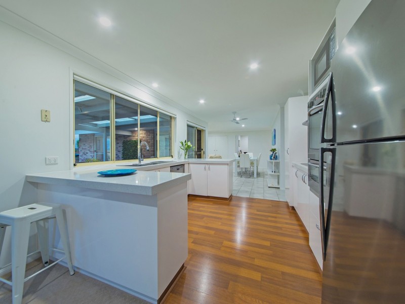 15 Burgundy Crescent, Thornlands QLD 4164