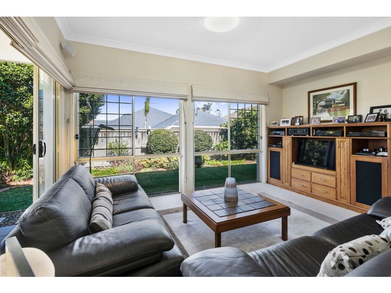39 Flame Tree Cr, Carindale QLD 4152