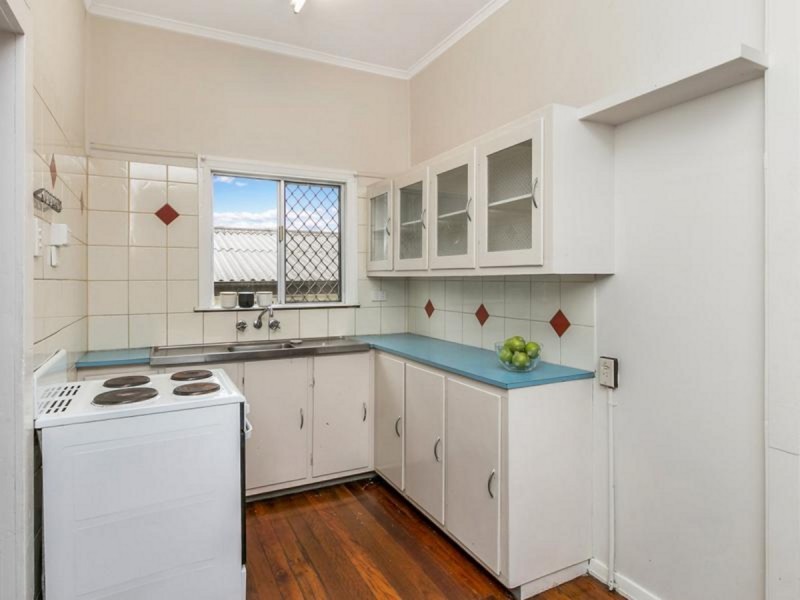 138 Broadwater Road, Mount Gravatt East QLD 4122