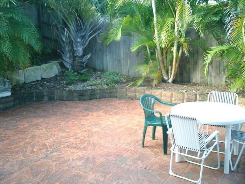 2 Carlton Court, Carindale QLD 4152