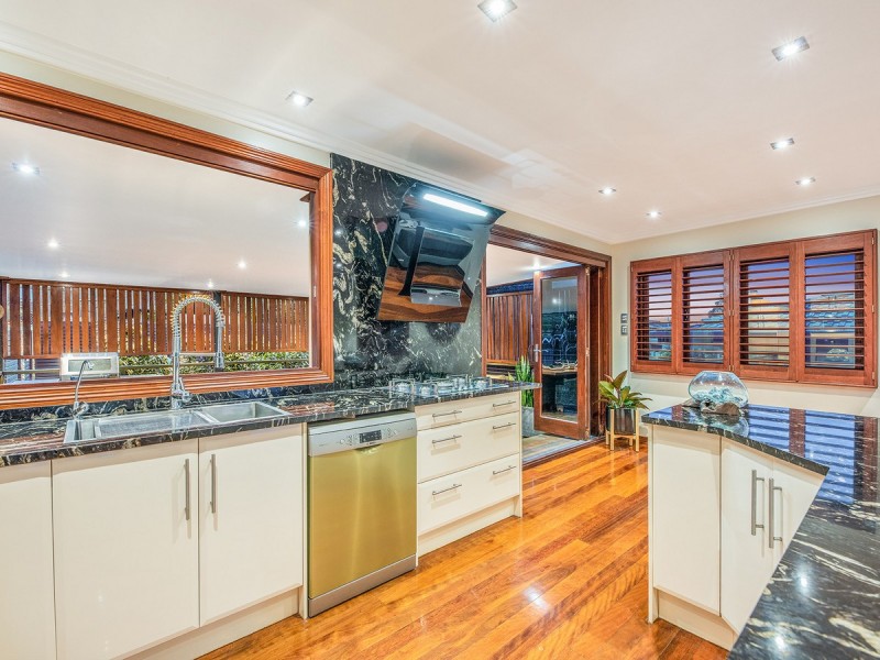 17 Colington Street, Mansfield QLD 4122