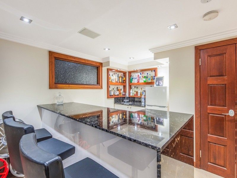 17 Colington Street, Mansfield QLD 4122