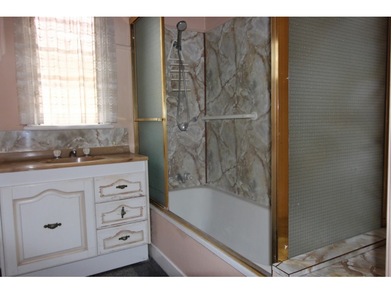 64 Dickenson Street, Carina QLD 4152