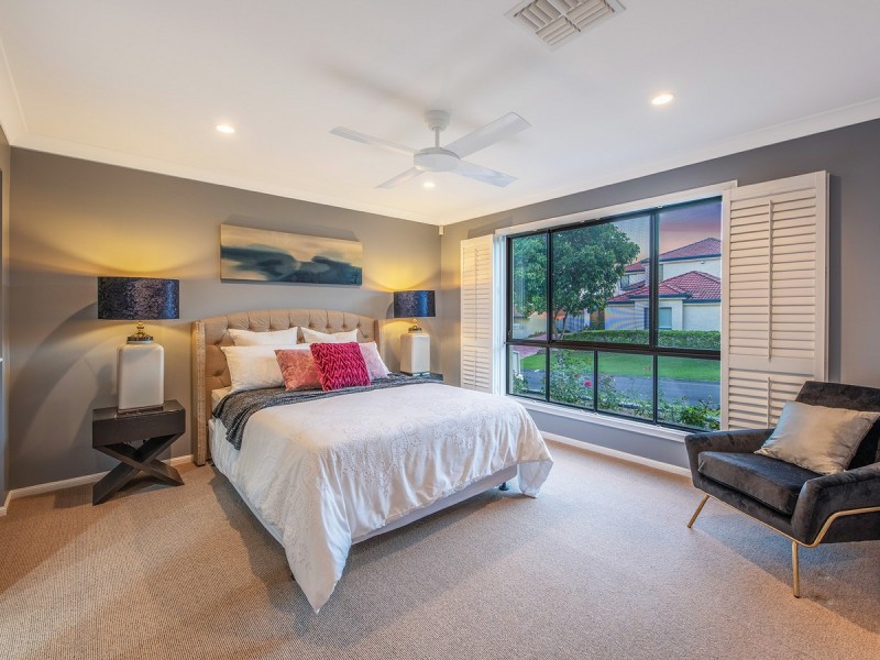 26 Clearmount Crescent, Carindale QLD 4152