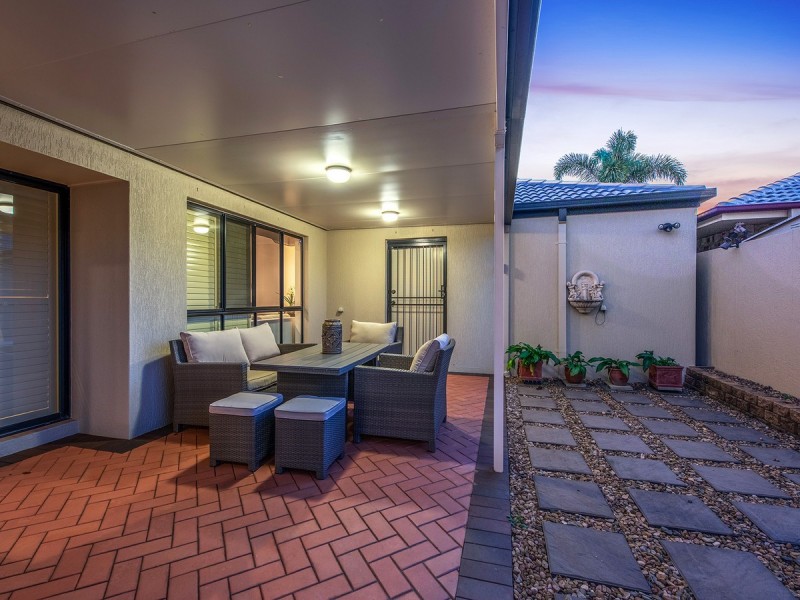 26 Clearmount Crescent, Carindale QLD 4152