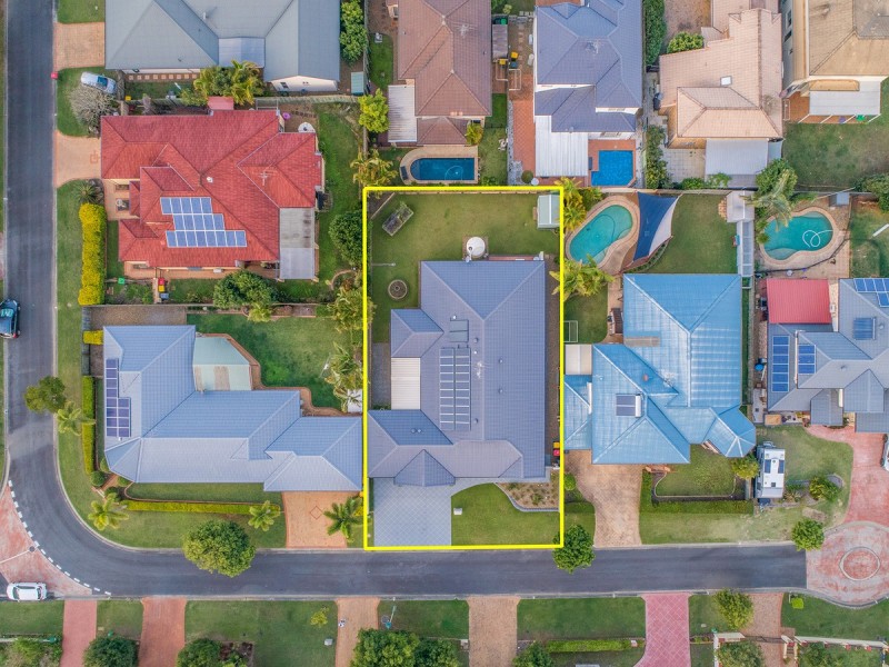 26 Clearmount Crescent, Carindale QLD 4152
