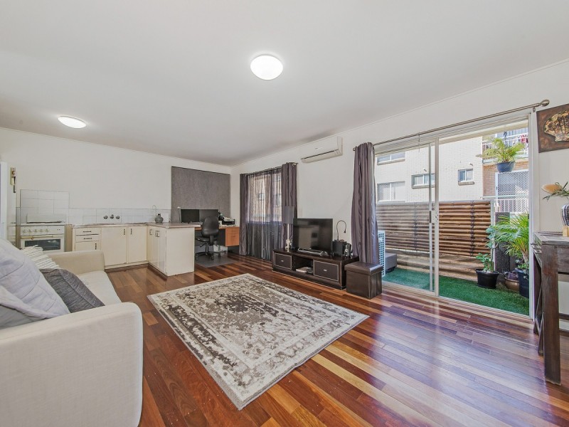4/121 Old Cleveland Road, Greenslopes QLD 4120