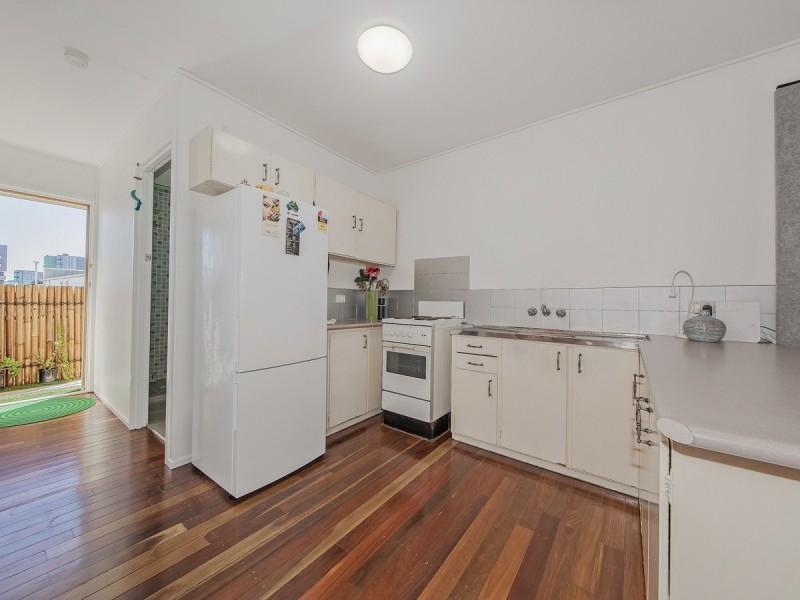 4/121 Old Cleveland Road, Greenslopes QLD 4120