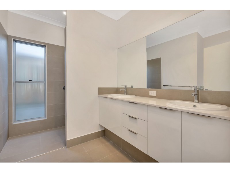 17 Grainger Street, Wynnum QLD 4178