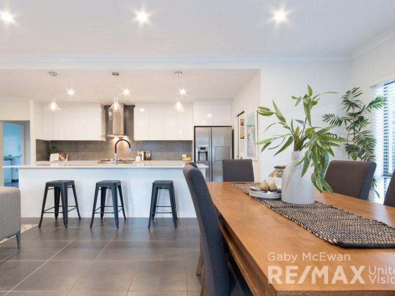4 Beard Place, Wellington Point QLD 4160