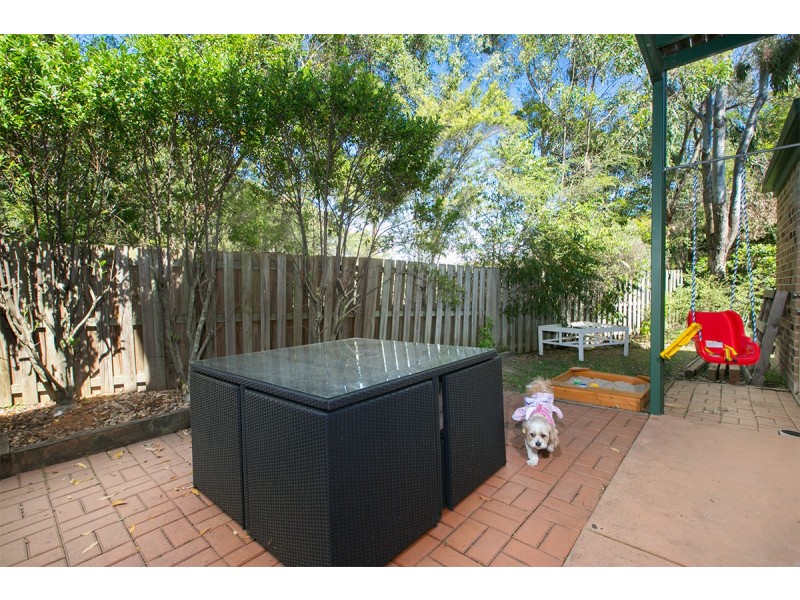 27 Hillside Crescent, Seven Hills QLD 4170