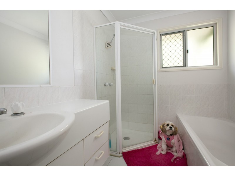 27 Hillside Crescent, Seven Hills QLD 4170