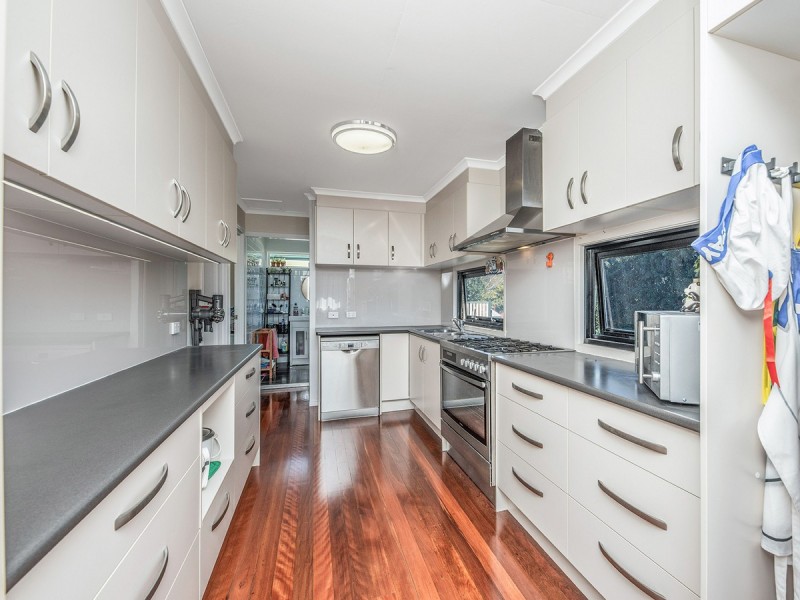 94 Mingera Street, Mansfield QLD 4122