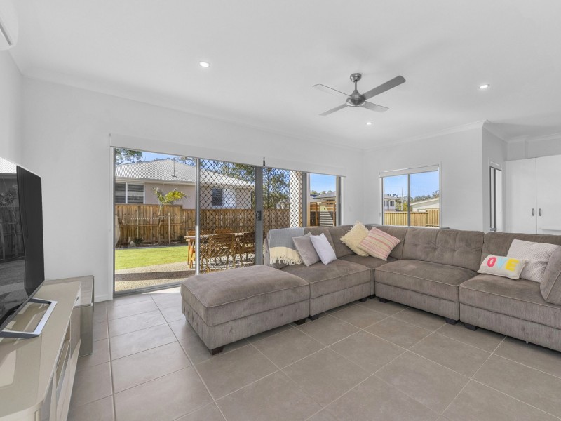 39 Lomond Circuit, Upper Kedron QLD 4055