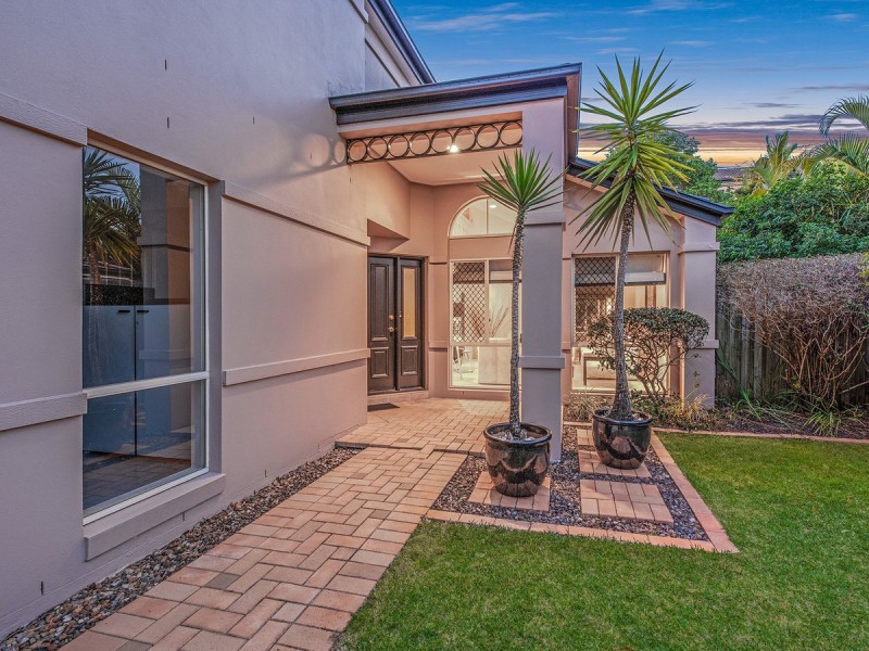 62 Eastwood Drive, Mansfield QLD 4122