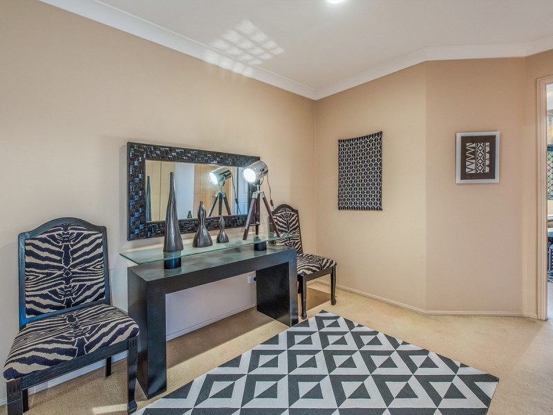 62 Eastwood Drive, Mansfield QLD 4122