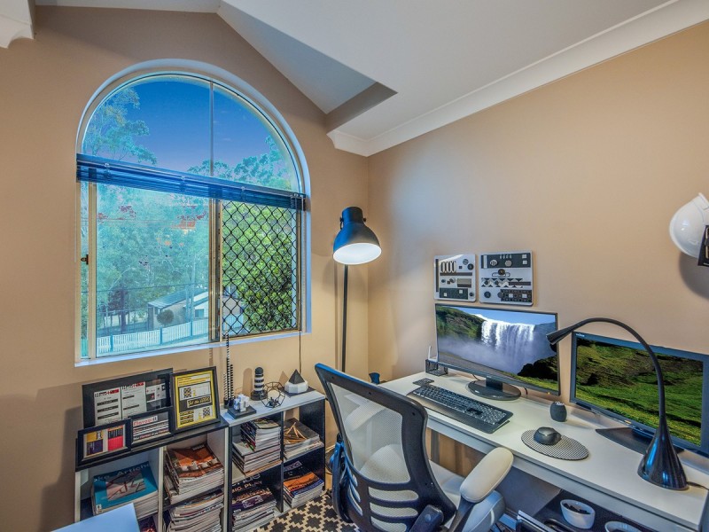 62 Eastwood Drive, Mansfield QLD 4122