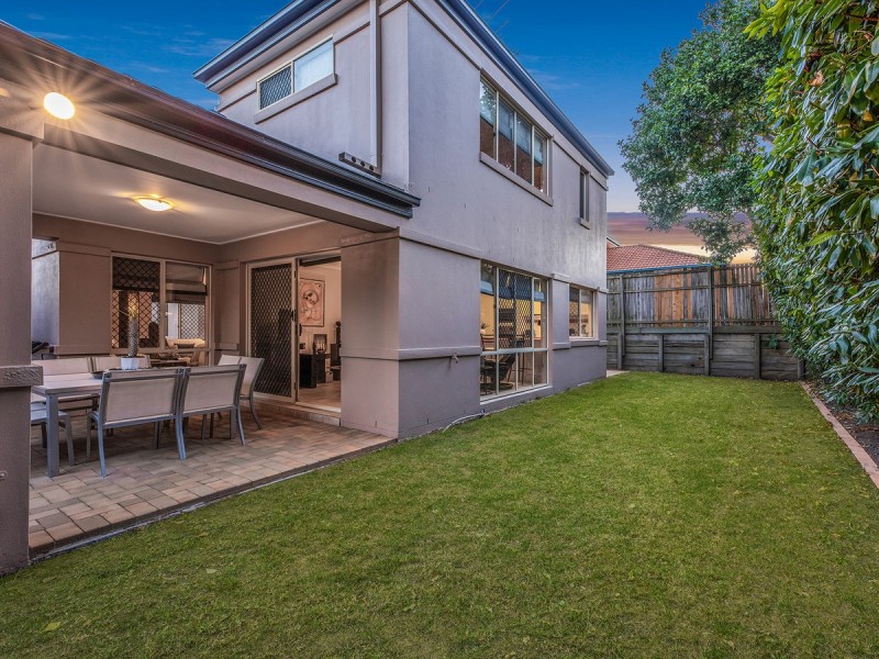 62 Eastwood Drive, Mansfield QLD 4122