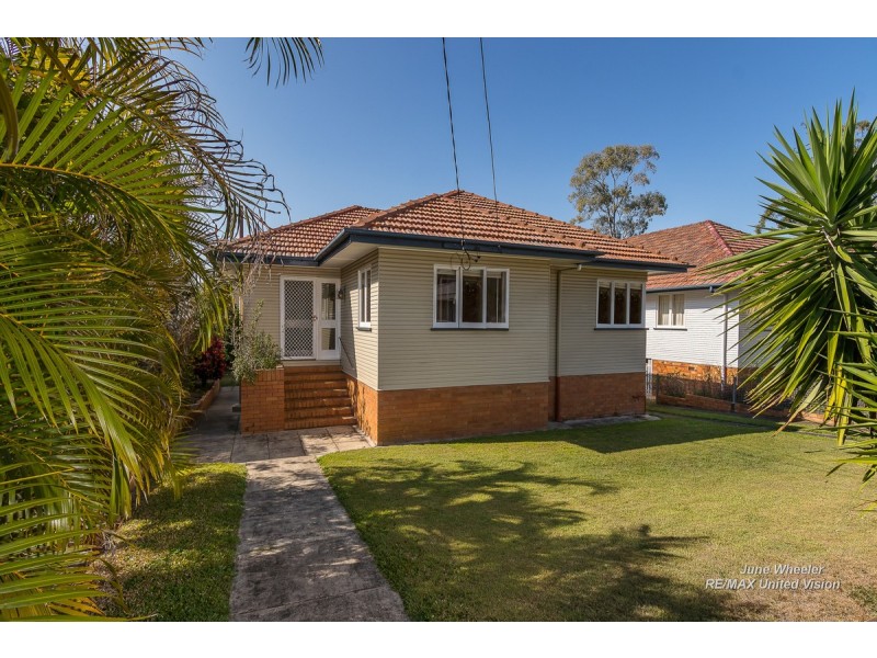 32 Lloyd Street, Camp Hill QLD 4152