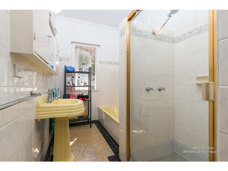 32 Lloyd Street, Camp Hill QLD 4152