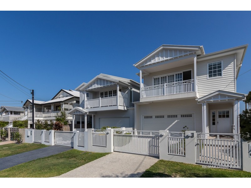 32 Lloyd Street, Camp Hill QLD 4152