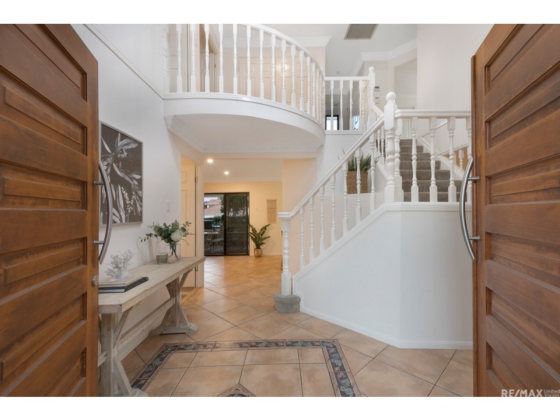 13 Ehlers Close, Carindale QLD 4152