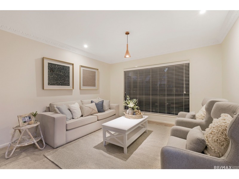 13 Ehlers Close, Carindale QLD 4152