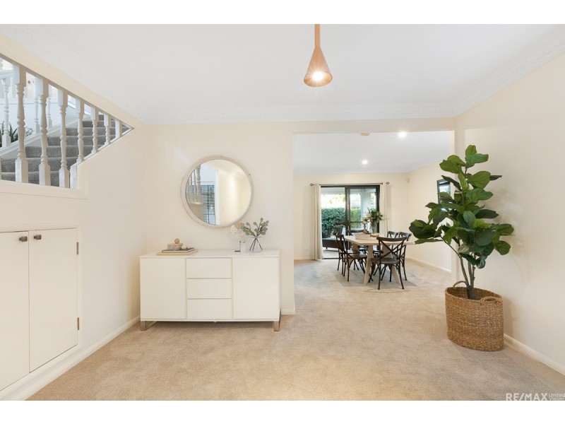 13 Ehlers Close, Carindale QLD 4152